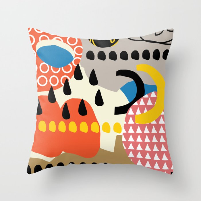 The sorcery of color n° 1 Throw Pillow