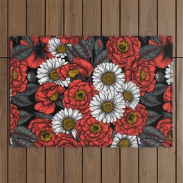 Roses and daisies bouquet  Outdoor Rug