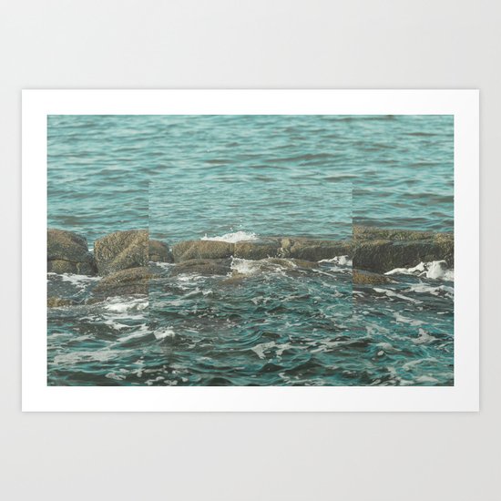 Waves on the Rocks Art Print