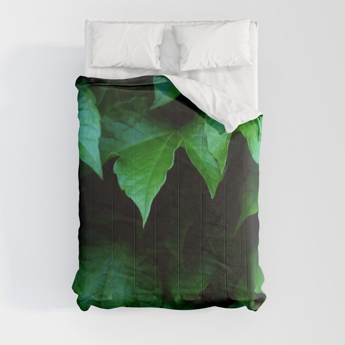 Nature and Greenery 23 leaves Comforter