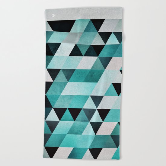 syb zyyro Beach Towel