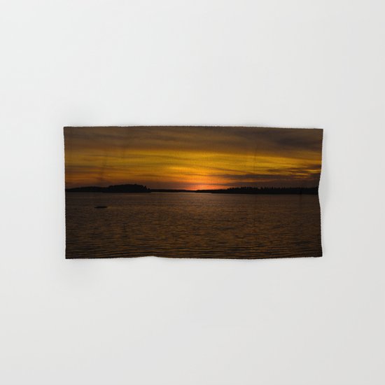 The sun goes down and night falls Hand & Bath Towel
