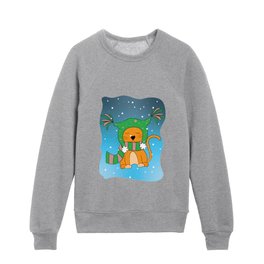 Ginger cat in the snow Kids Crewneck