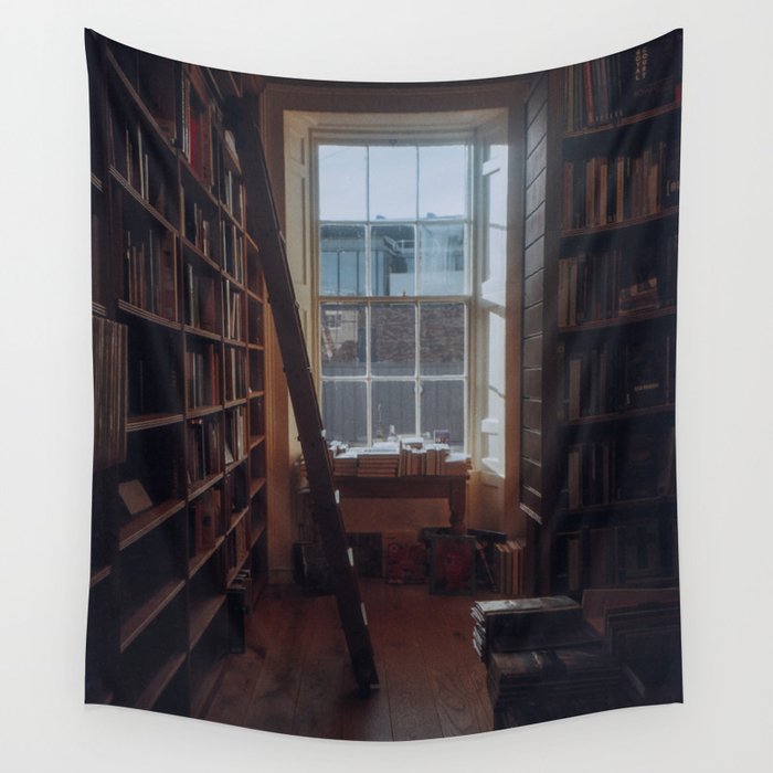 So many books, so little time Wall Tapestry