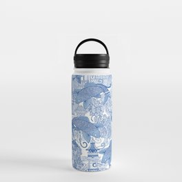 chinoiserie toile blue Water Bottle