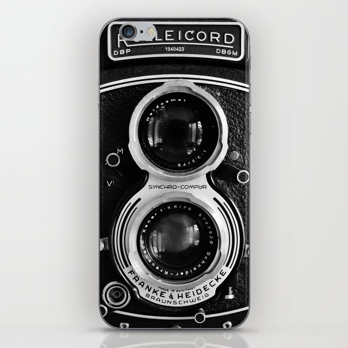 Vintage photograph camera art print- black and white retro rolleicord - film photography iPhone Skin