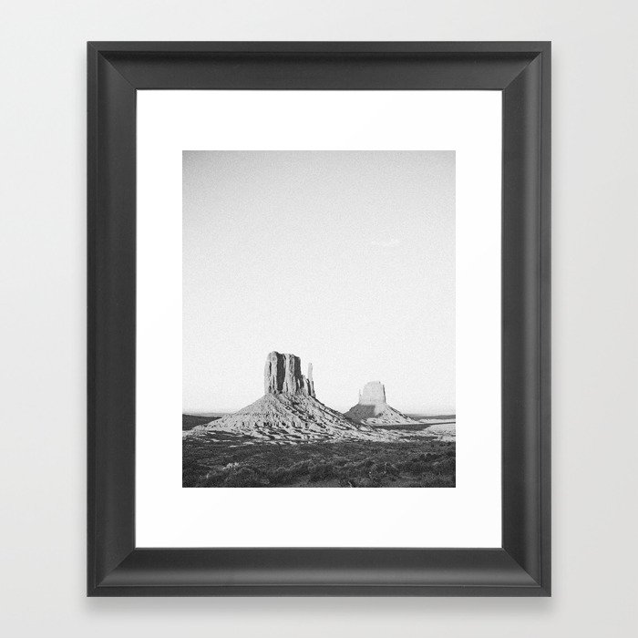 MONUMENT VALLEY / Utah Desert Framed Art Print