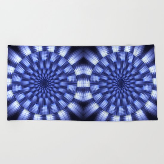 Round blue / white winter pattern design Beach Towel