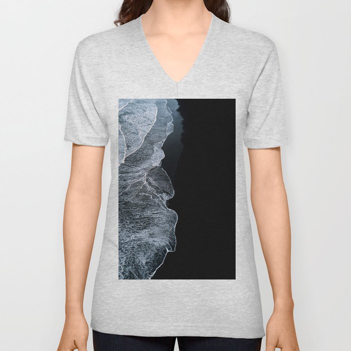 Waves on a black sand beach in iceland - minimalist Landscape Photography V Neck T Shirt