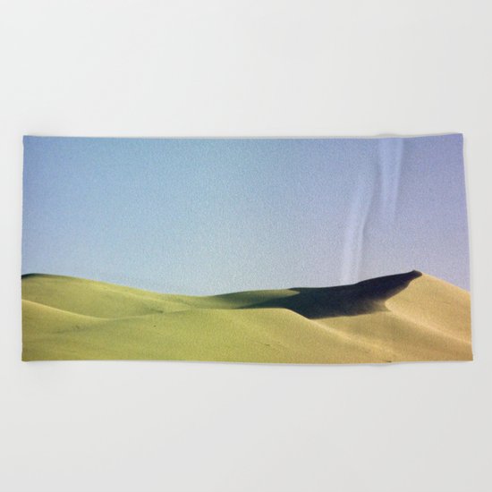 grain loss Beach Towel