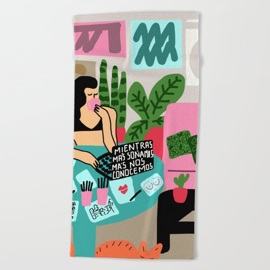 Mientras mas soñamos mas nos conocemos Beach Towel