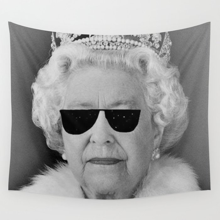 BE COOL - The Queen Wall Tapestry