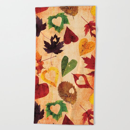 Happy autumn- hearts and leaves pattern Beach Towel