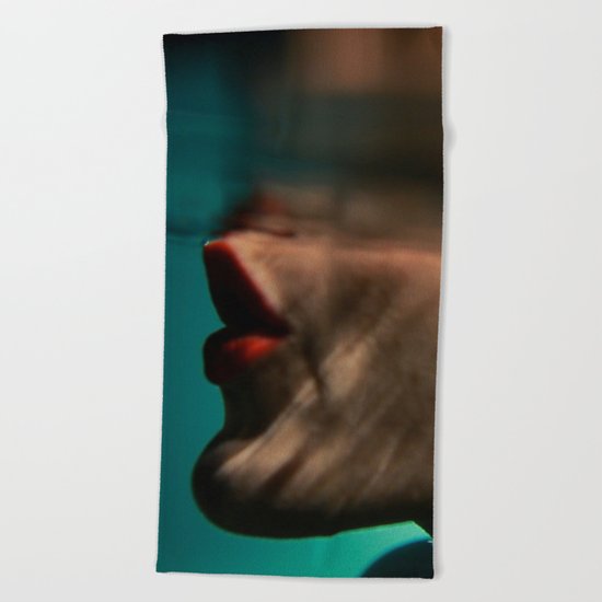 Somn Kiss Beach Towel