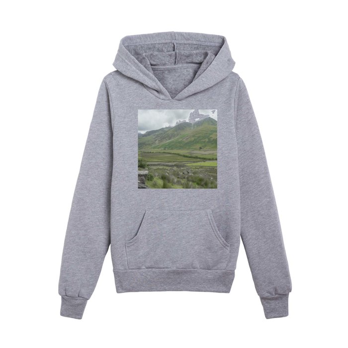 Green meadows in Wales art print - mountains in England nature and travelphotography Kids Pullover Hoodie