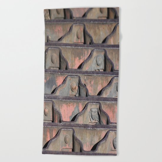 Grate Curves Beach Towel