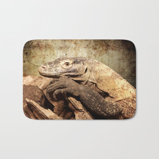Komodo dragon- Wild reptile - predator - Animal Bath Mat
