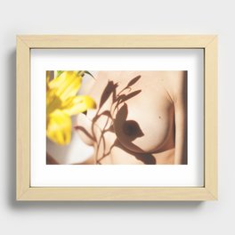 Un pecho y una flor Recessed Framed Print