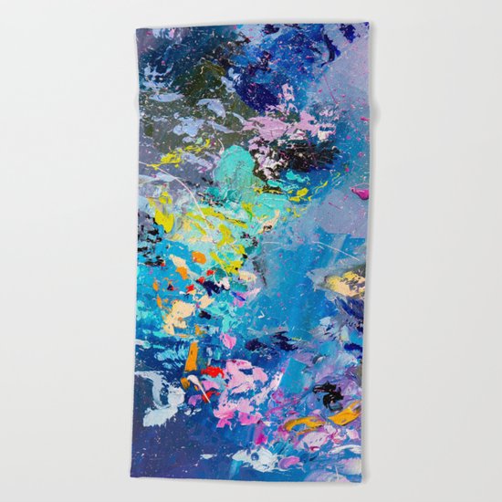 Strangers in space Beach Towel