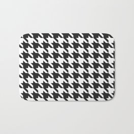 Classic Houndstooth Bath Mat | Repeatpattern, Retro, Checkered, Checkers, Classic, Textiledesign, Sawtooth, Plaid, Graphicdesign, Fabricdesign 