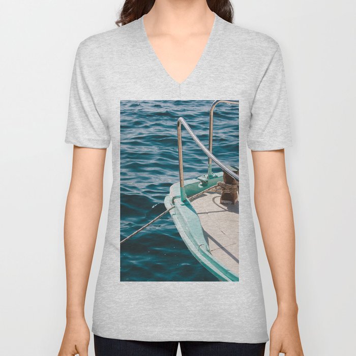 BOAT - WATER - SEA - PHOTOGRAPHY V Neck T Shirt