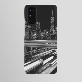 Brooklyn Bridge and Manhattan skyline at night in New York City black and white Android Case