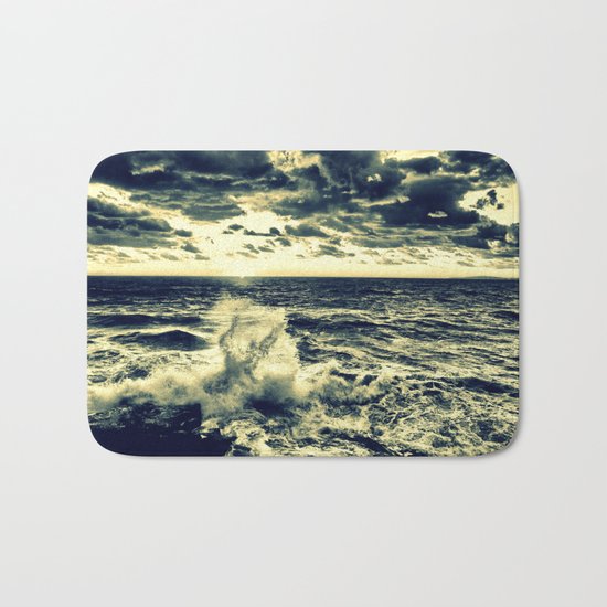 water : Crashing Waves Bath Mat