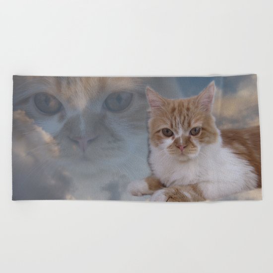 Dramatic Cat Face Beach Towel