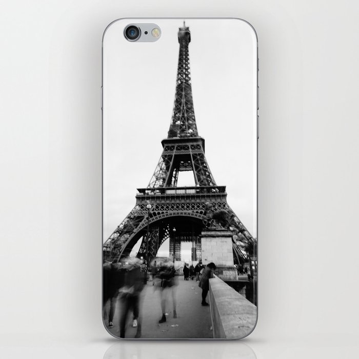 Unfocused Paris Nº 13 | This blurry path ends in the Eiffel Tower | Out of focus photography  iPhone Skin