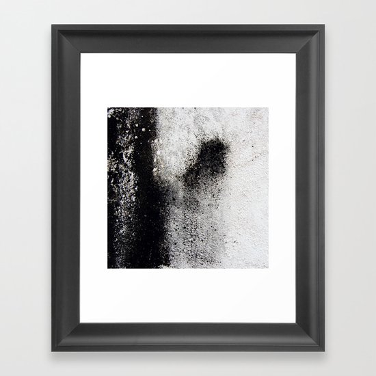 Negro sobre Blanco Framed Art Print