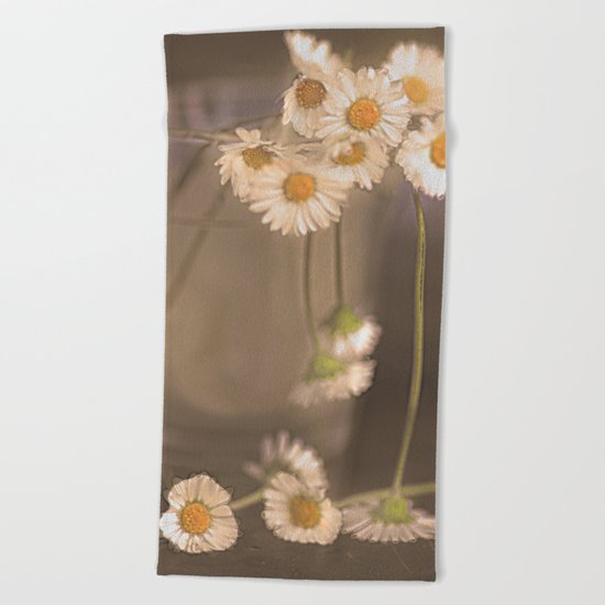 Vintage daisies(2). Beach Towel
