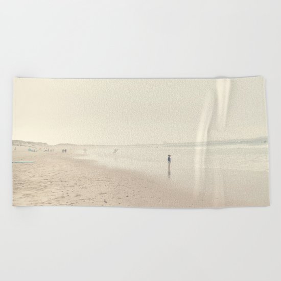 surfing life Beach Towel
