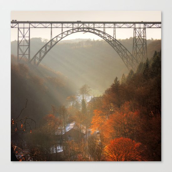 valley of light Canvas Print