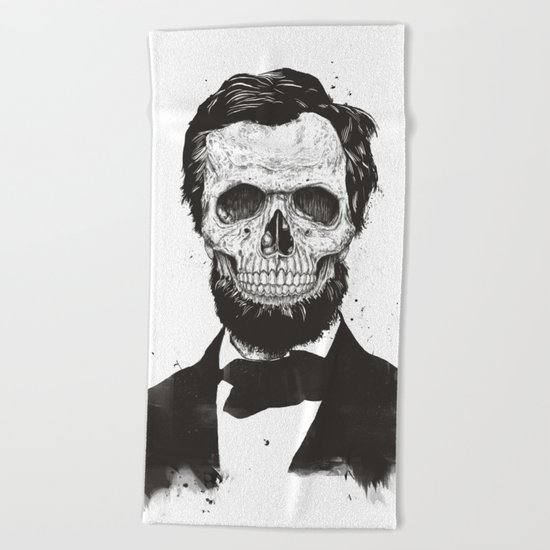Dead Lincoln (b&w) Beach Towel