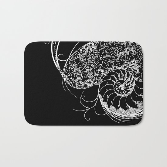 Black And White Shell Design Bath Mat