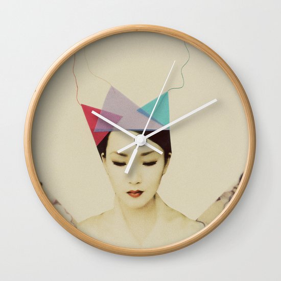 q8 Wall Clock