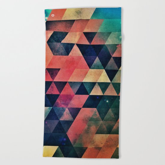 ryyu nyyt Beach Towel