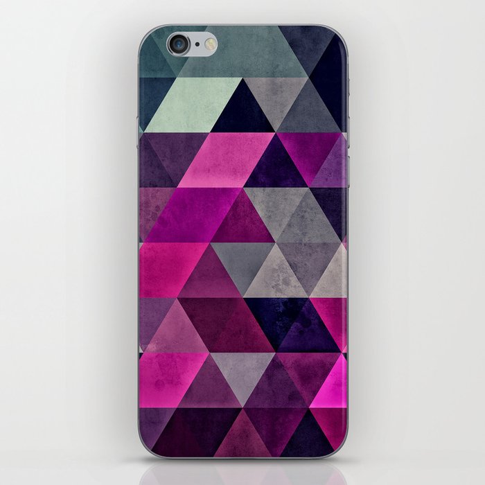hylyoxrype iPhone Skin