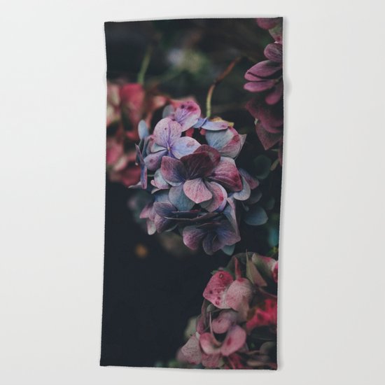 FLOWERS - FLORAL - PINK - RED - PHOTOGRAPHY Beach Towel