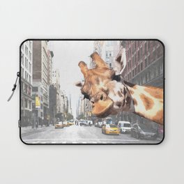 Selfie Giraffe in New York Laptop Sleeve