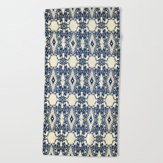 Antique Screaming Skulls Beach Towel