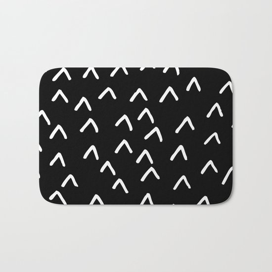 Black and White Minimalist Arrow Mountain Pattern Bath Mat
