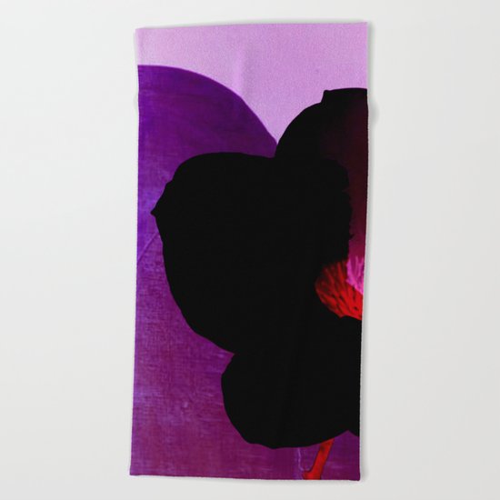 fleur noire Beach Towel