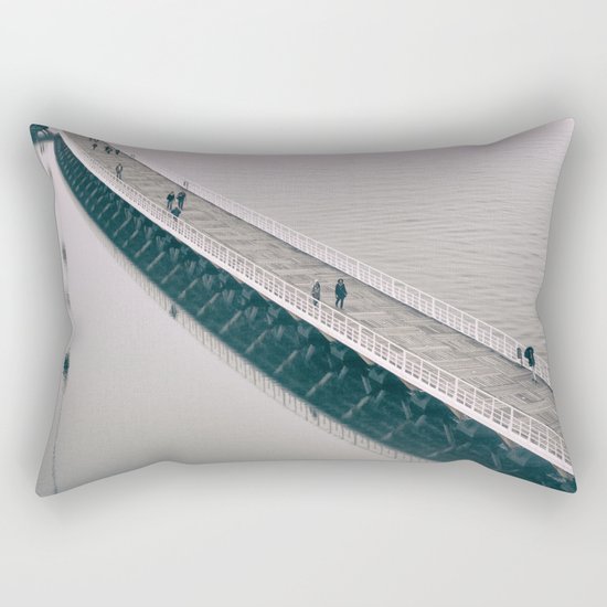l'eau de la pluie Rectangular Pillow