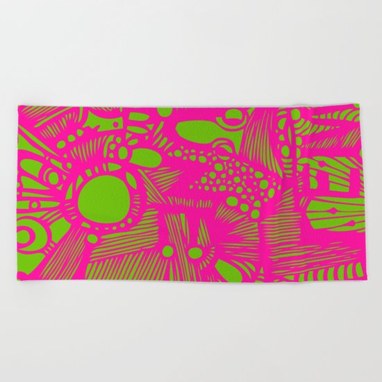 INK#3 Pink hen in the backyard Beach Towel
