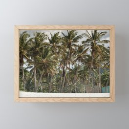 Palmeras tropicalientes Framed Mini Art Print