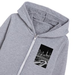 Brooklyn Bridge and Manhattan skyline at night in New York City black and white Kids Zip Hoodie