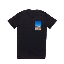 cockleshells sky coast beach blue T Shirt