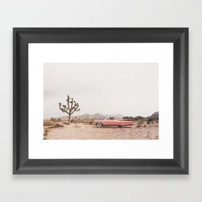 California Living Gerahmter Kunstdruck | Fotografie, Joshua-tree, Koralle, Orange, Vintage-car, Retro-car, Boho, Wüste, Travel, Fotografie