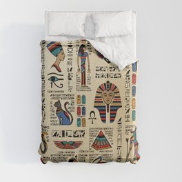 Egyptian hieroglyphs and deities on papyrus Duvet Cover